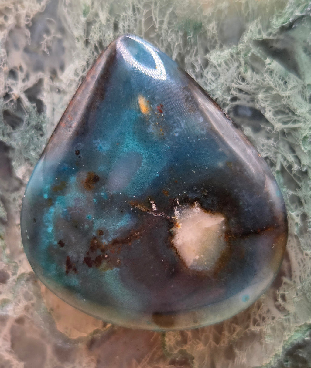 Needles Blue Gem Silica with Quartz Accent - 51.8 ct